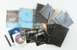 13 db CD tok, 2 db DVD tok, néhány régebbi PC játék