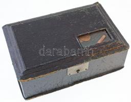 Használt, jó állapotú zöld játékpénz(?) kassza, három osztású érme, kivehető érmetartó résszel, &quo...