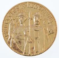 Tóth Sándor (1933-) 1992. "Hungariae Patrona" aranyozott Br emlékérem, eredeti tokban, sor...
