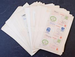 Levelek és levelezőlapok, köztük díjjegyesek is, 42 db saját készítésű berakólapon
