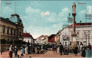 Nyitra, Nitra; Városház tér, piac, szobor, Einzinger József üzlete / market, square, statue, shops (EK)