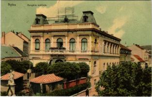 1911 Nyitra, Nitra; Hungária szálloda, piac. Fürst Sz. kiadása / hotel, market