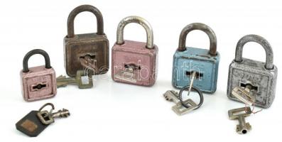 5 db régi fém lakat (Elzett, Tuto), kulcsokkal, kopottas állapotban