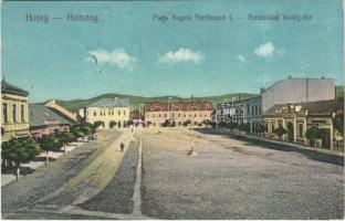 1924 Hátszeg, Hateg; Piata Regele Ferdinand I / Ferdinánd király tér, üzletek. Nagy Bálint kiadása / square, shops (EK)