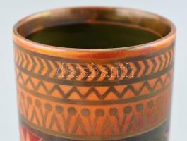 Zsolnay váza - a Tutanhamon sorozatból, Fehércserép. Az alapmázon többrétegű, színes eozinmázakkal f...