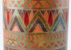 Zsolnay váza - a Tutanhamon sorozatból, Fehércserép. Az alapmázon többrétegű, színes eozinmázakkal f...