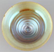 Art Deco dísztál. Fúvott üveg, bordázott felületén irizáló díszítmény. Jelzés nélkül. Peremén apróbb...