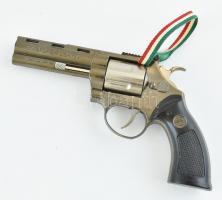 Revolver formájú öngyújtó 18 cm