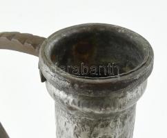 Kézzel formázott réz vizeskorsó keleti díszítéssel. XX. sz eleje 34 cm