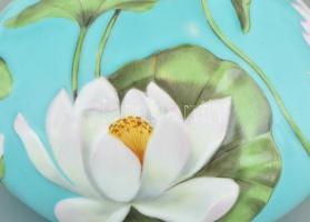 Herend kézzel festett szecessziós porcelán váza domborműves tavirózsákkal és pillangókkal. Jelzett: ...