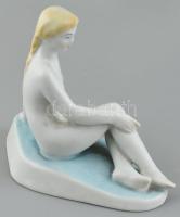 Zsolnay ülő akt. Kézzel festett, jelzett, hibátlan 17 x 14,5 cm