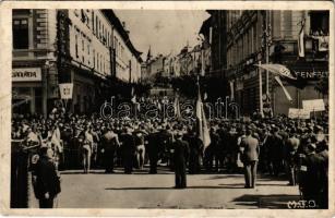 1940 Marosvásárhely, Targu Mures; bevonulás, A mezőcsávási körcsoport táblája, cukrászda, Szálasi üzlete / entry of the Hungarian troops, confectionery, shops + "1940 Marosvásárhely visszatért" So. Stpl (EK)