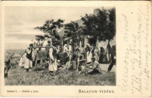 Balaton vidéke, Szüret I. szűrik a bort. D.K.F.E. 892.