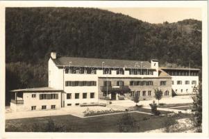 ~1947 Rozsnyó, Roznava; Detská opatrovna / Idősek otthona / nursing home. Luna B.B.