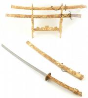 Japán katana kard tartó állvány 3 karddal. 106 cm.-g