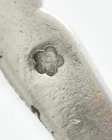 Ezüst (Ag) 2 db késbak. Jelzett. Jó állapotú. nettó: 45,4 g, h: 9 cm