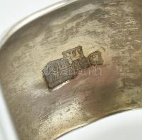 Ezüst (Ag) Orosz cukorcsipesz stilizált sasláb végződéssel. Jelzett: Szentpétervár, 1896. Jó állapot...