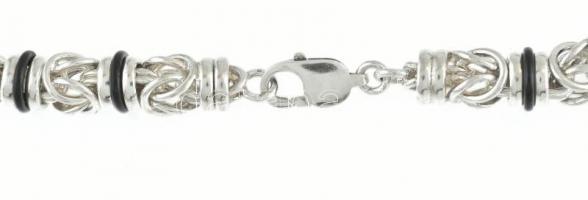 Ezüst (Ag) Férfi nyaklánc és karkötő kaucsukkal. Jelzett. Jó állapotú. bruttó: 255 g, h: 25 és 59 cm