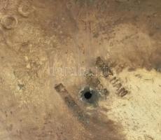 Ezüst (Ag) Vietnámi asztali dísz. Jelzett. Jó állapotú. nettó: 59 g, m: 10,5 cm