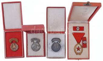 Vegyes 4db-os kitüntetés tétel benne "Munka Érdemrend" bronz fokozata, "Kohó és Gépip...