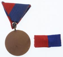 ~1960-1970. "Munkásőr" Br kitüntetés, mellszalagon, miniatűrrel szalagsávon, eredeti díszt...