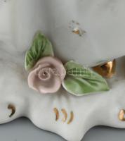 2 db női figura, jelzett, kopott, apró sérülésekkel. m:23 cm