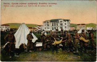 Soldats serbes préparant pour Noel le roti de cochon de lait / WWI military Serbian soldiers preparing roast suckling pig for Christmas / Szerb katonák sült malacot készítenek karácsonyra (fl)