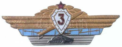 Szovjetunió ~1970. 3. osztályú harckocsizó aranyozott, zománcozott fém jelvény T:2 Soviet Union ~1970. 3rd class trooper badge, gilt, enamelled C:XF