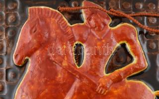 Lőrincy Győző (1940- ): Sárkányölő Szent György. Színes mázakkal festett fali kerámia. Jelzett. Korá...