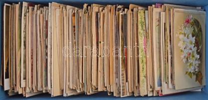 kb. 730 régi motívum és üdvözlő képeslap, érdekes, változatos anyag