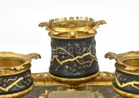 Szecessziós íróasztal garnitúra. Öntött, patinázott, tűzi aranyozott bronz, stilizált cseresznyevirá...