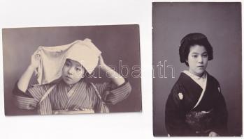 5 db RÉGI japán képeslap gésákkal / 5 pre-1945 Japanese postcards with geishas