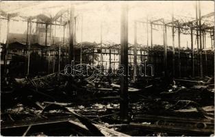 1931 München, Munich; Der Brand des Münchener Glaspalastes / ruins of the Glass Palace after the fire. photo (EK)