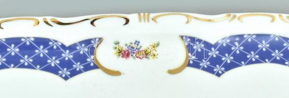 Zsolnay Marie Antoinette süteményes készlet, 1 db tál 43x16cm, 6 db tányér d: 16 cm, matricás, jelze...