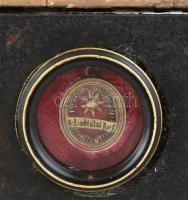 Szent István király és Szent László király relief a királyok csontereklyéivel.
Szent István és Szen...