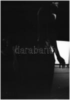 cca 1979 Műtermi világítási gyakorlat egy reflektorral, Menesdorfer Lajos (1941-2005) budapesti fotó...