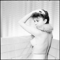 cca 1983 Szőrmedivat, Menesdorfer Lajos (1941-2005) budapesti fotóművész hagyatékából, 5 db vintage ...