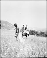 cca 1979 A királyfi mindig lóháton érkezik, a bugyi nélkül várakozó lányokhoz, Menesdorfer Lajos (19...