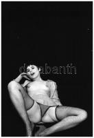 cca 1977 Kicsi bugyi, nagy remények, szolidan erotikus felvételek, 4 db vintage NEGATÍV, 36x24 mm