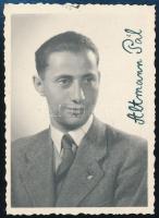 1941 Altmann Pál (1910-1945), zsidó származású katonai munkaszolgálatos fotója, a hátoldalán német birodalmi pecséttel, és német nyelvű szöveggel, 8x6 cm.