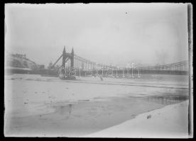 cca 1932 Budapest, az Erzsébet híd éjjel és nappal, 2 db vintage NEGATÍV üveglemez Kinszki Imre (190...