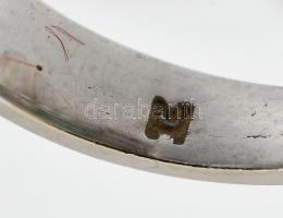 Arany (Au) 14k fehérarany Art Deco fazonú gyűrű. 16 db modern csiszolású briliáns cca. 1,6 ct és 1 d...