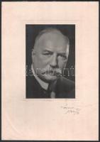 1940 Angelo (Funk Pál) fotóművész (1894-1974) által készített portré Hegedüs Lóránt (1872-1943) író, gazdaságpolitikus, volt pénzügyminiszterről, kartonra kasírozva, mindkettejük által aláírt, 17,5x11,5 cm