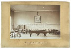 cca 1908 M. kir. Ludovika akadémia. A növendékek társalgó terme, billiárdasztallal. Nagy méretű feliratozott fotó, kartonon. 30x40 cm 41x54 cm
