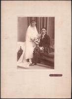 cca 1924 Rákospalota, Bauer Ágoston fényképész műtermében készült, vintage esküvői fotó, 17,5x12,6 cm, karton 33x24cm