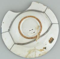 Poszthabán borbélytál. Színesen festett ónmázas kerámia. Sérült, restaurált. Jelzés nélkül. Alján Er...