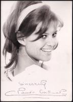 cca 1960 Claudia Cardinale (1938- ) tunéziai születésű olasz színésznő fotója sokszorosított aláírással, 14,5x10,5 cm