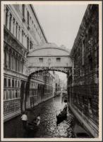 1935 Velence, vintage fotó, 17,5x12,5 cm, karton 32x24 cm / Venice, Italy, photo on cardboard