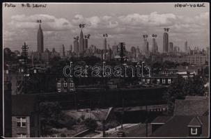 cca 1930-1940 H.B. Leon: New York látképe felhőkarcolókkal, feliratozott fotó / H.B. Leon: New York skyline, vintage photo, 18x12 cm