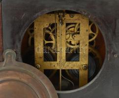 Feles ütős asztali óra tetején lovas figura, nincs kipróbálva, sérült. 37x15x55cm